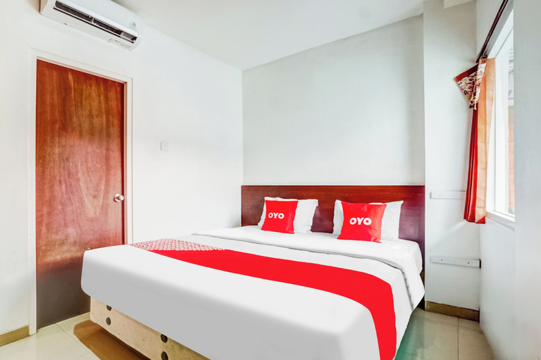 Bedroom 2, Hotel O Siwalankerto Near Surabaya Carnival, Surabaya