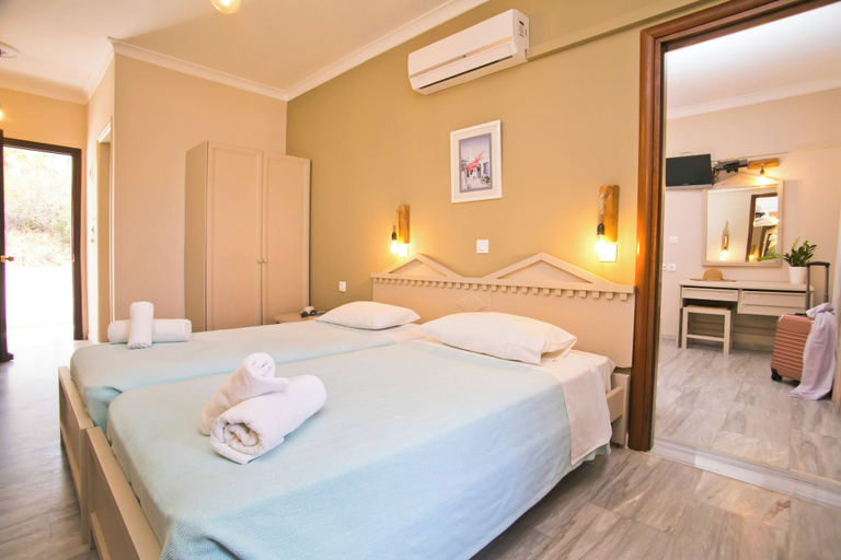 Bedroom 5, Kalypso Studios, South Aegean
