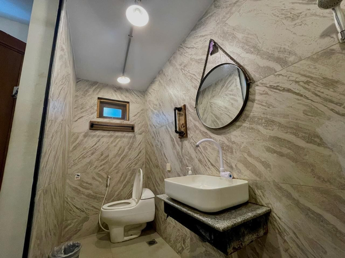 Bathroom 3, Bedjo Homestay, Sleman