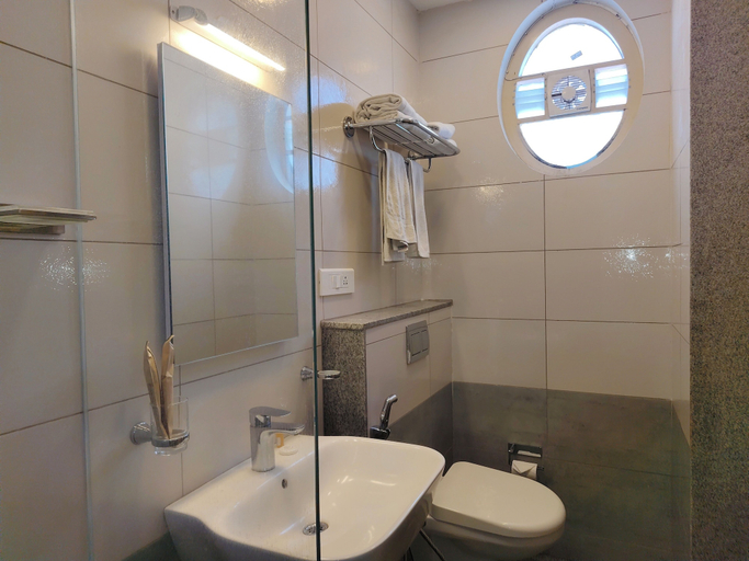 Bathroom 4