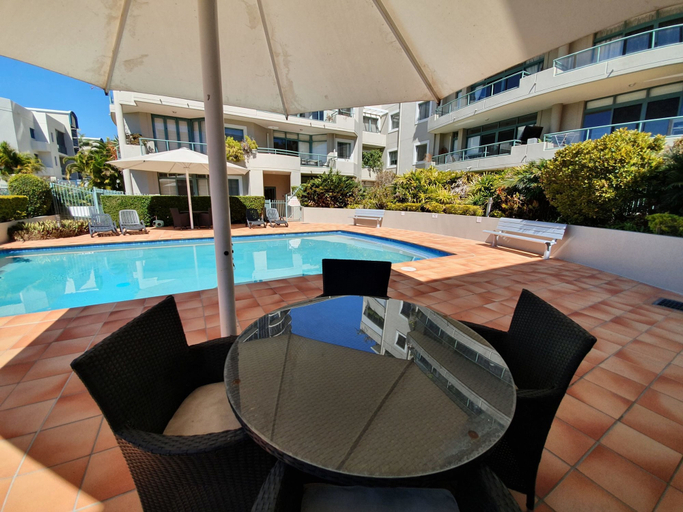 Sport & Beauty 5, 2BR Beautiful River Retreat Pool Wine Gym Netflix, Brisbane