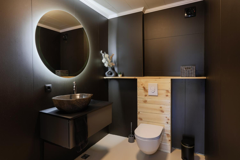 Bathroom 3, Karuna Guesthouse, Sveitarfélagið Skagafjörður
