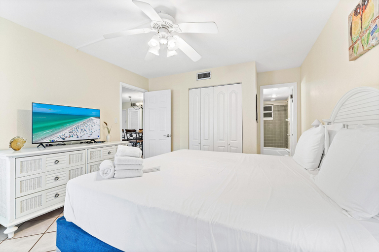 Bedroom 2, Crescent Arms by Beachside Management, Sarasota