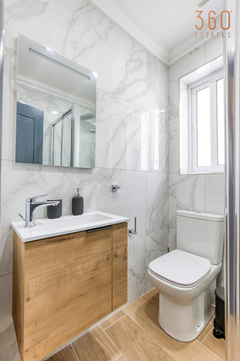 Bathroom 3, The Mosta Legacy Suites by 360 Estates