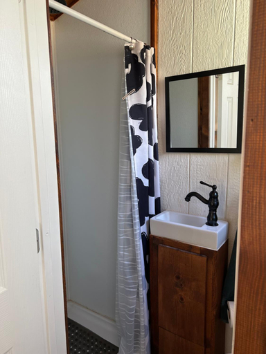 Bathroom 1, The Tiny House, Yavapai