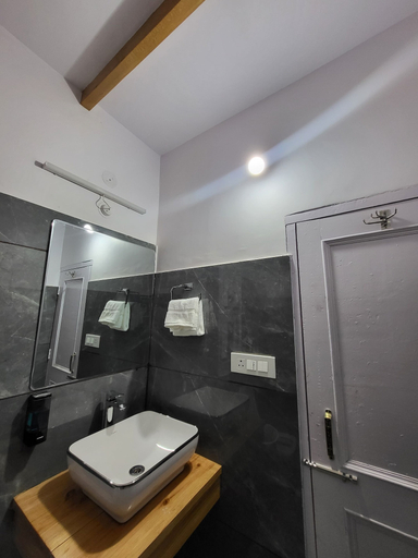 Bathroom 3, RAINBOW RESORTS, Solan