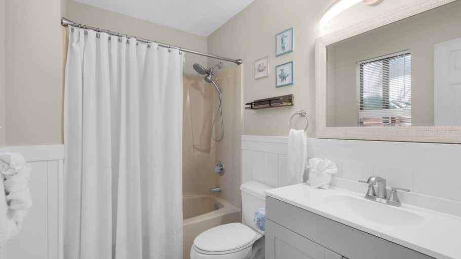 Bathroom 4, Chateau La Mer II 902 - Pirates Mermaid, Okaloosa