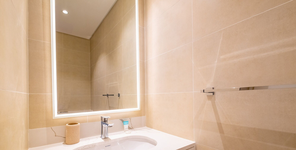 Bathroom 3, LUX The La Mer Luxury Burj View Suite 3, Dubai