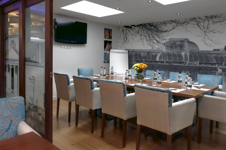 Food & Drinks 4, Seraphine Hammersmith Hotel, London