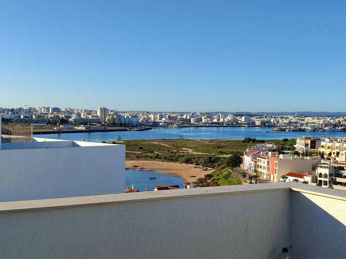 Room 2, Deluxe 2 Terraces River Marina View Flat, Lagoa