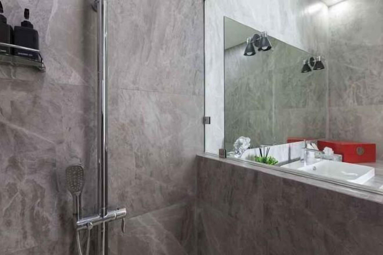Bathroom 22