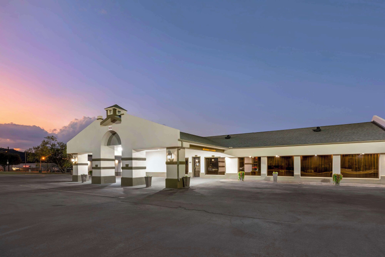 Exterior & Views 2, Best Western Post Oak Inn, Burnet