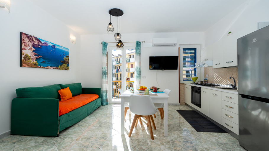 Room 2, Divina Suite Cavaliere - 50 Meters From the sea, Salerno