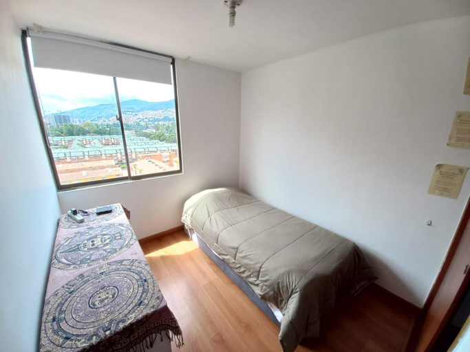 Others 4, Habitacion individual con bano compartido!, Santafé de Bogotá