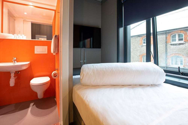 Bedroom 4, REZz Cork