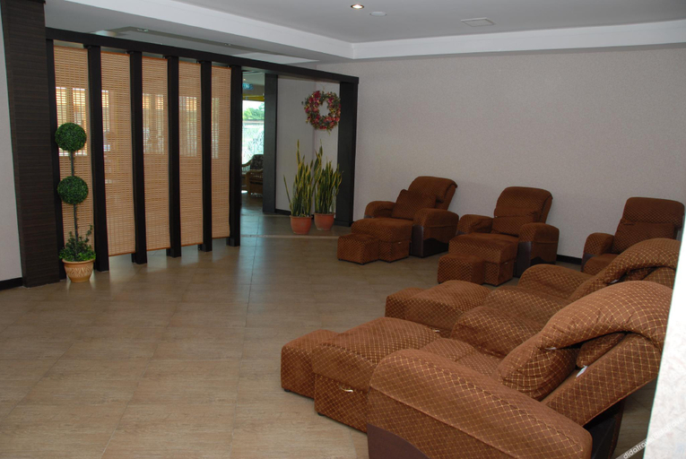 Others 4, Queen Hotel, Keningau