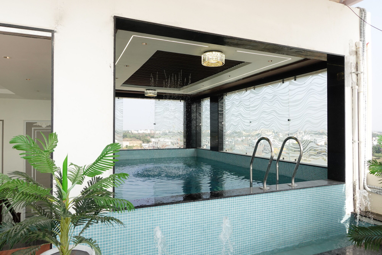 Sport & Beauty 5, The Crown Leela, Pratapgarh