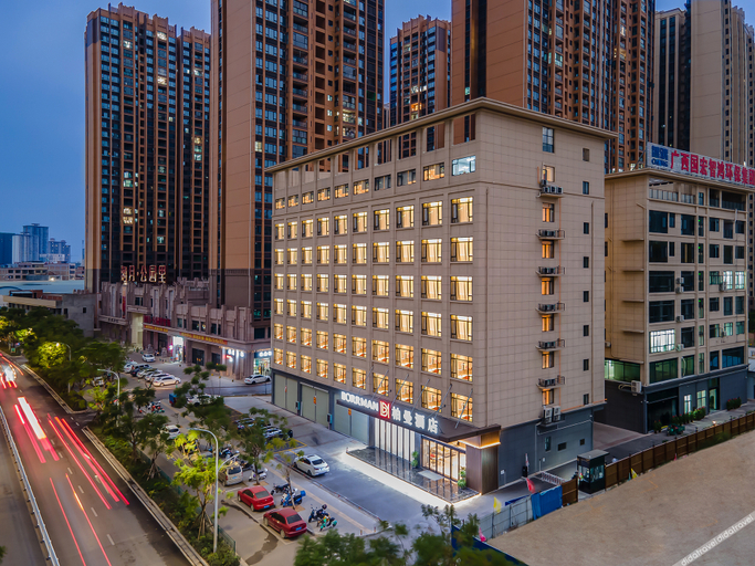 Exterior & Views