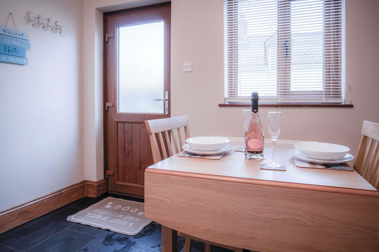 Others 4, Primrose - 1 Bedroom Cottage - Llanteg, Carmarthenshire