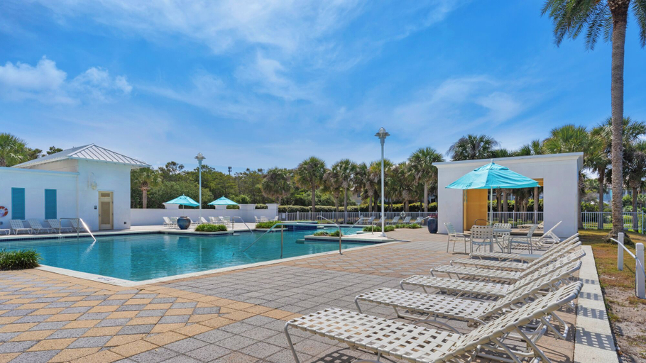 Sport & Beauty 4, Lakefront Haven in Carillon Beach, Bay