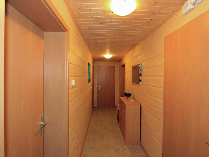Others 5, Quaint Apartment in Umhausen near Ski Area, Imst
