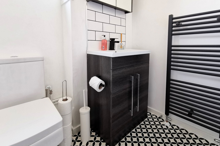 Bathroom 3, Clayton House by Your Lettings UK, Cambridgeshire