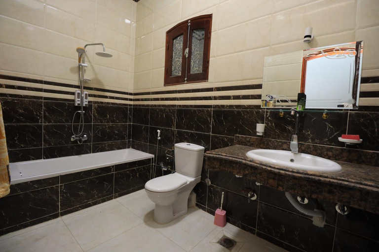Bathroom 3, Ramsses Palace, Luxor