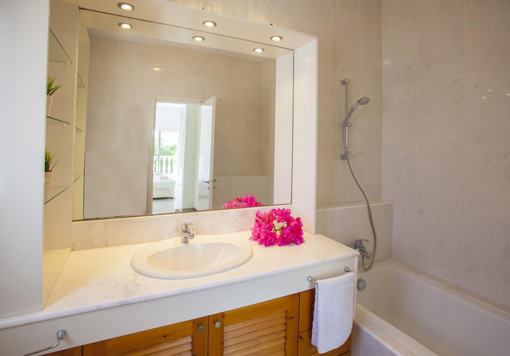 Bathroom 3, Sunset Beachfront Villa Meneou, Larnaca