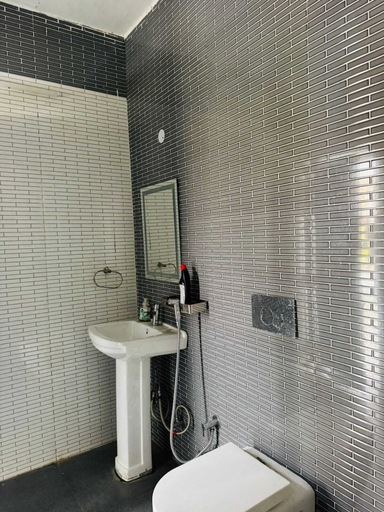 Bathroom 4, Royal green farm stay, Gurgaon