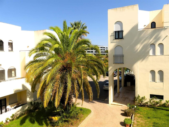 Room 2, Pool Beach Two Balconies Alvor Holiday Club, Portimão