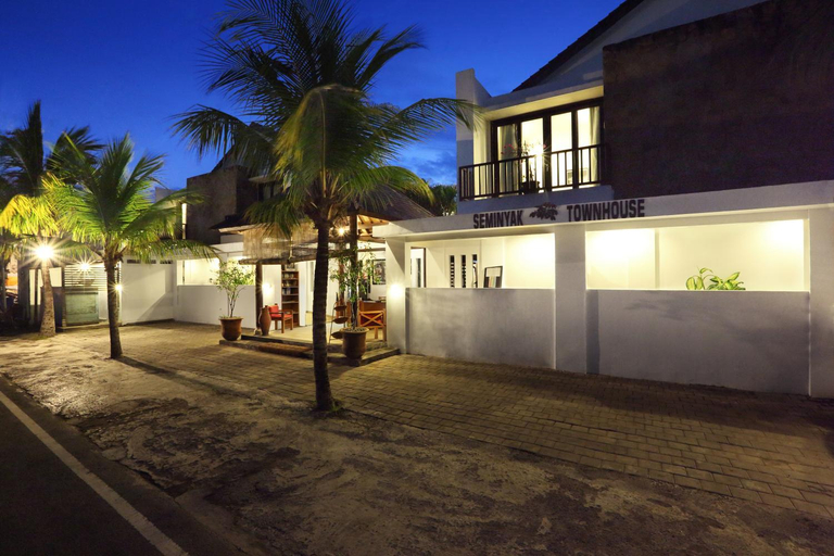 Exterior 5