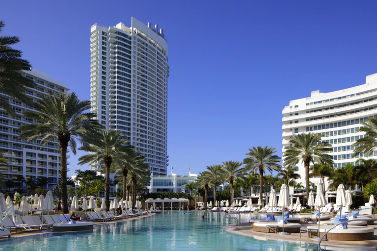 Sport & Beauty 2, Fontainebleau Miami Beach Private Luxury Suites, Miami-Dade