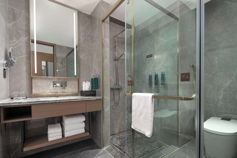 Bathroom 3, DoubleTree by Hilton Altay Fuyun, Altay