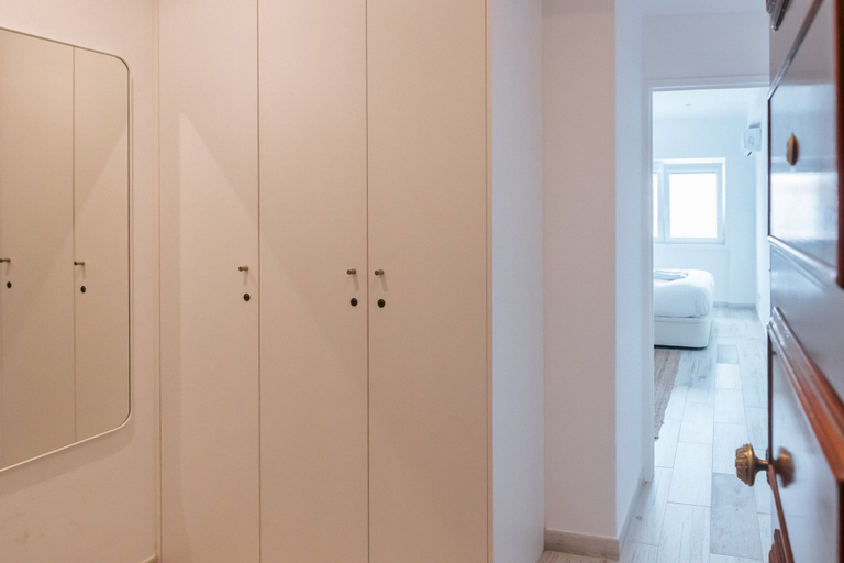 Room 5, Lisboa Almirante Reis Central Flat D, Lisbon
