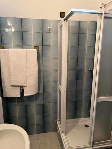 Bathroom 3, Miradouro da Serra, Monchique