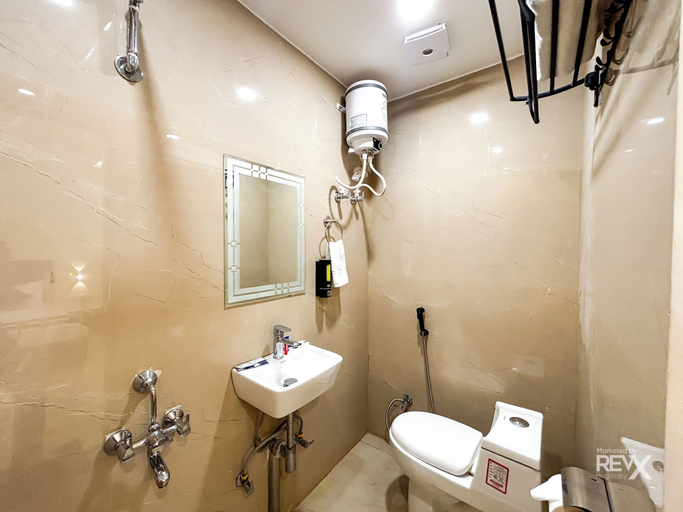 Bathroom 4, Hotel Manas Inn, Faizabad