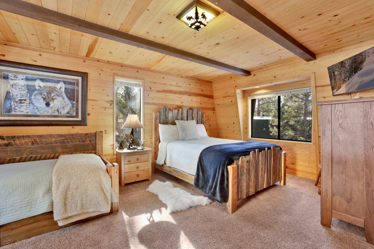 Others 3, Big Cub Cabin #2521, San Bernardino
