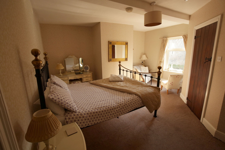 Bedroom 2, Fitzwarine House, Shropshire