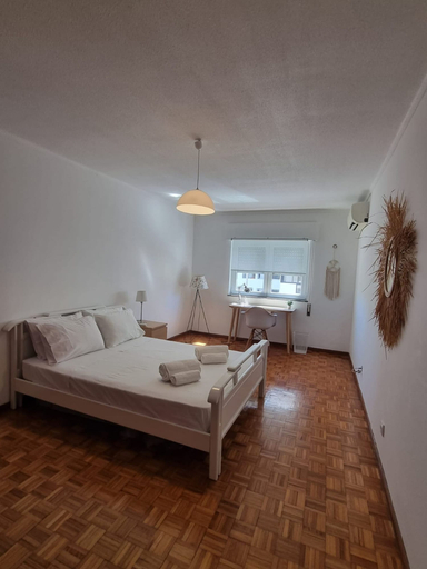 Room 2, Central Faro Luxury Flat 3 Balconies, Faro