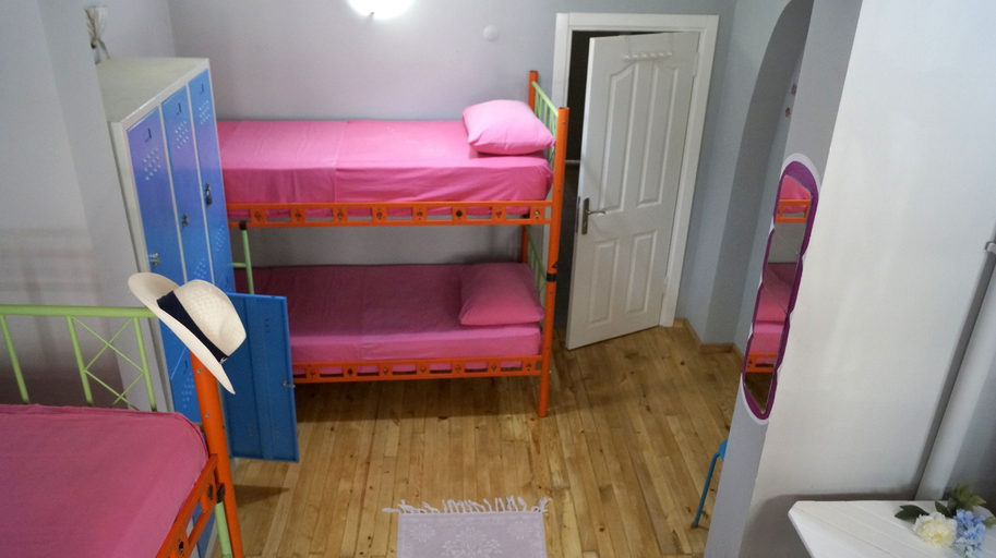 Bedroom 4, Windrose Hostel, Beyoğlu