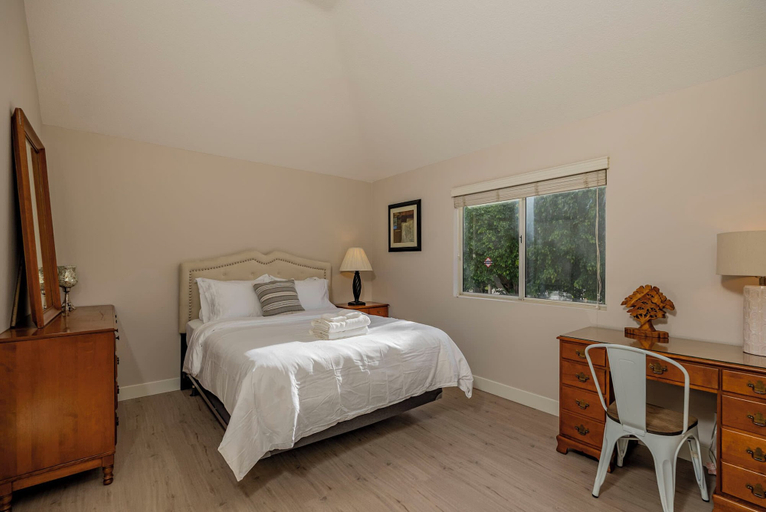 Bedroom 2, Newly Remodeled Suburban House, Los Angeles