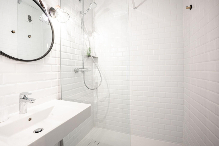 Bathroom 5, PoMo Hotel & Restaurant, Isère