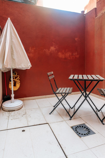 Room 2, Lisbon Tagus River Terrace Flat, Loures