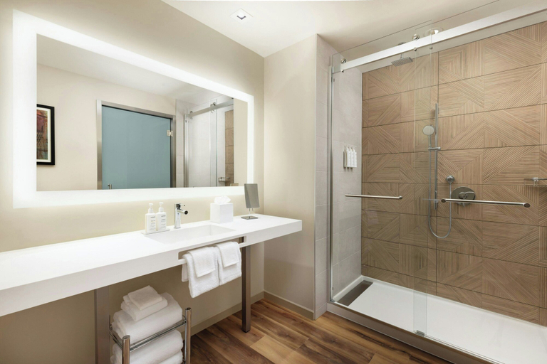 Bathroom 4, AC Hotel by Marriott Honolulu, Honolulu