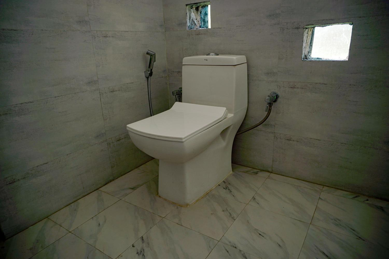 Bathroom 3, Sumoor Lodge, Leh