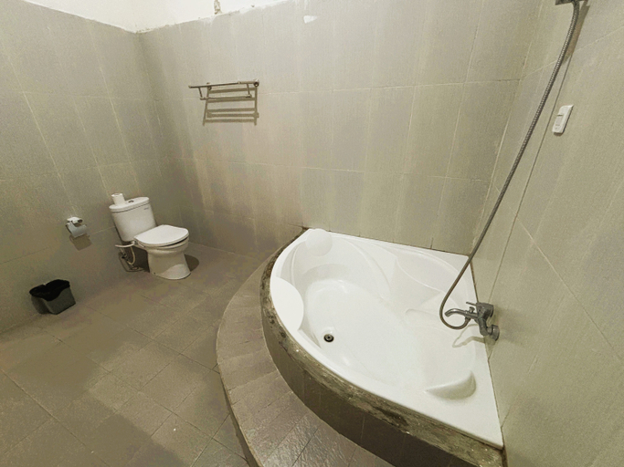 Bathroom 8