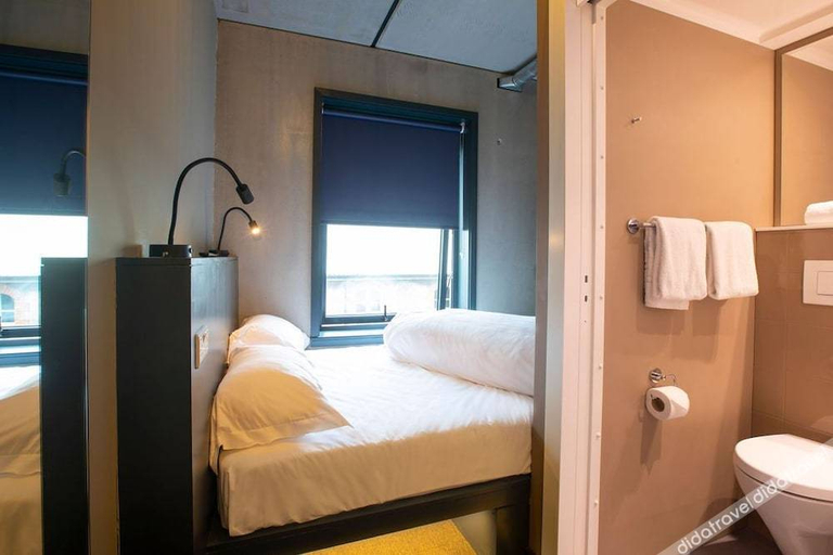 Bedroom 3, REZz Cork