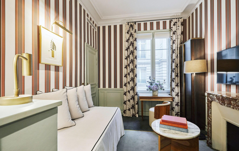 Bedroom 3, Grand Powers, Paris