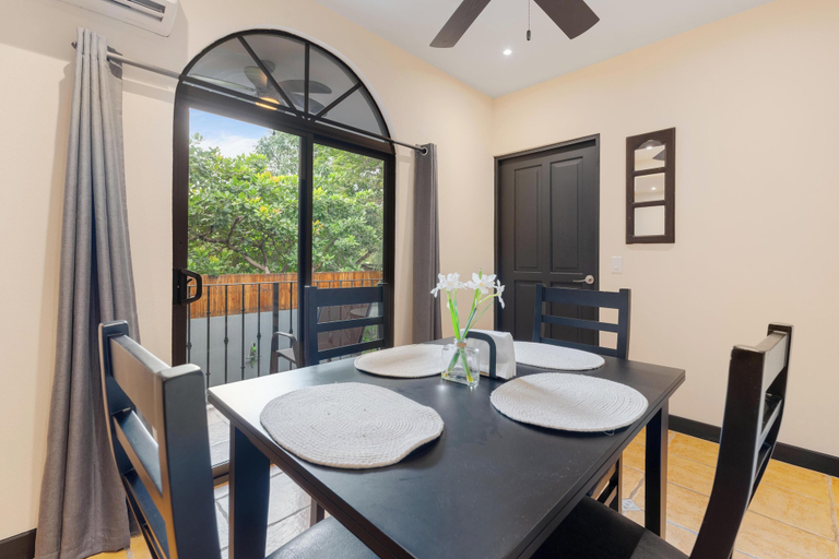 Others 5, Suite 3 - Jaguar Beach & Pool 2 BR Condo, Santa Cruz