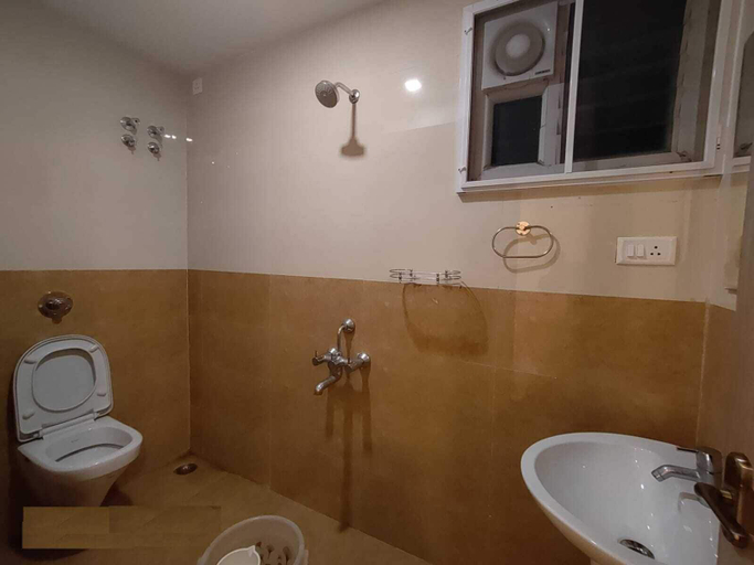 Bathroom 9